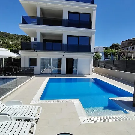 Διαμέρισμα Pool Fantasy Apartmant *